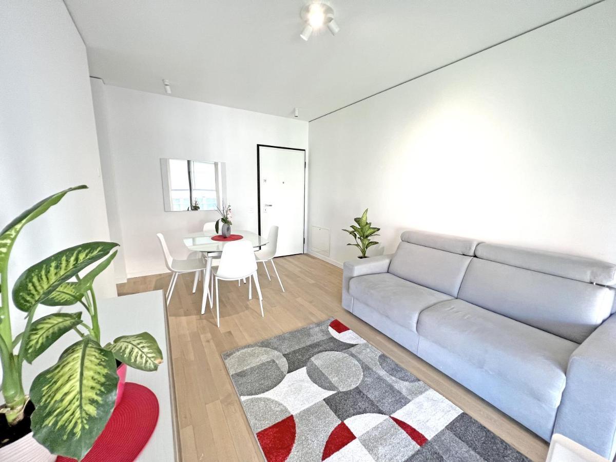 5 Rent Apartments Lugano Station Exterior photo
