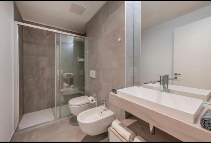 5 Rent Apartments Lugano Station Exterior photo