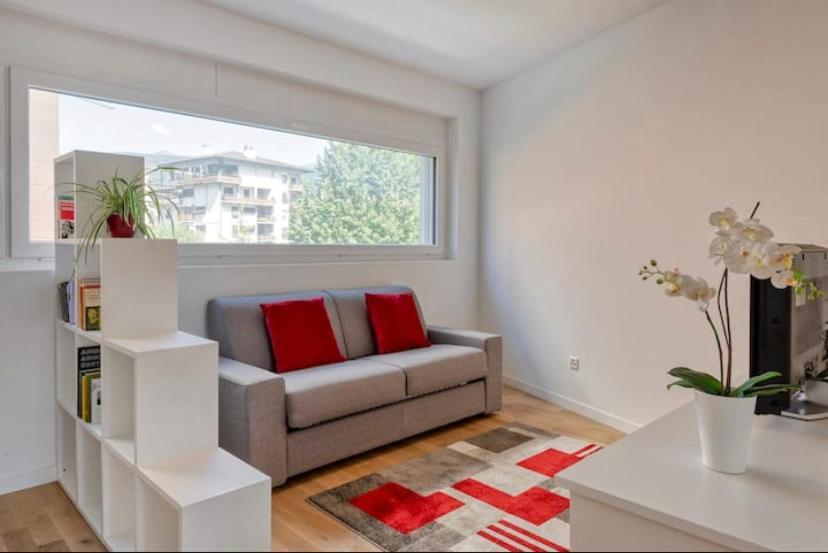 5 Rent Apartments Lugano Station Exterior photo